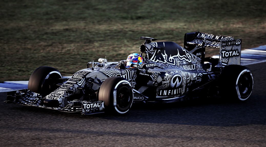 Riccardo in the camo Red Bull, Jerez test - Credit F1Weekends